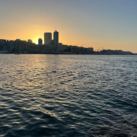 - 1 Bedroom Near The Sea!