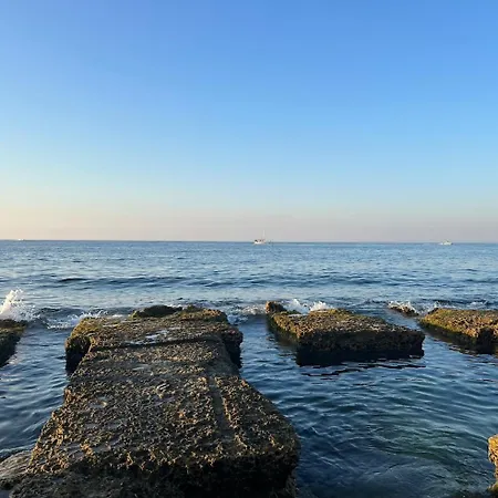 Apartment - 1 Bedroom Near The Sea!