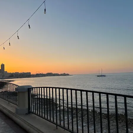 Apartment - 1 Bedroom Near The Sea! *