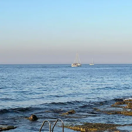 - 1 Bedroom Near The Sea! Apartment *
