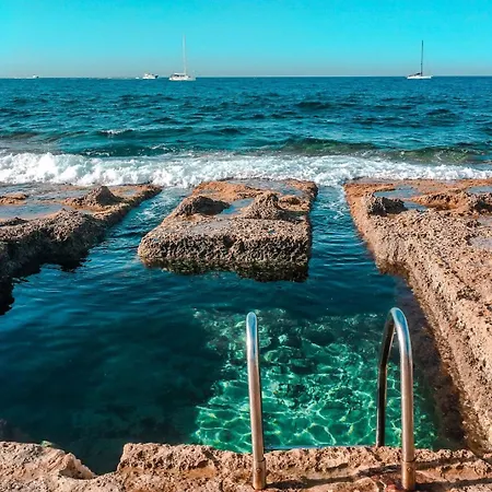 Apartment - 1 Bedroom Near The Sea!